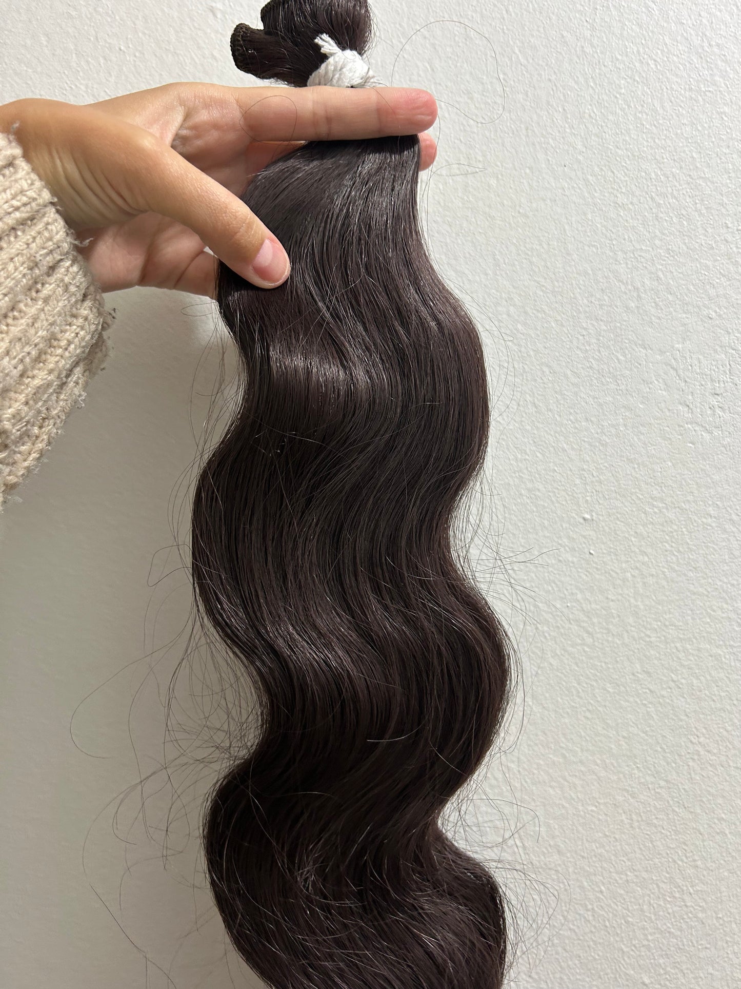 Extensión fibra orgánica, mazo de 200 gramos, 80 cm / Ondas de sirena/ tono: Castaño oscuro